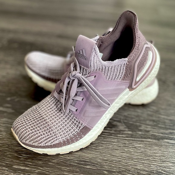 adidas gazelle silver green womens ADIDAS ULTRA BOOST ORIGINAL USA IMPORTED (Original USA Imported) – Lunda  Bazar Online main image 0